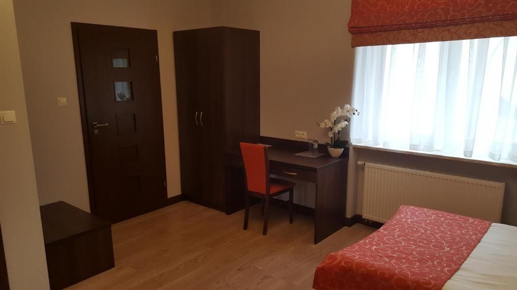 Отели типа «постель и завтрак» Pokoje Hotelowe Figaro Плоцк-72