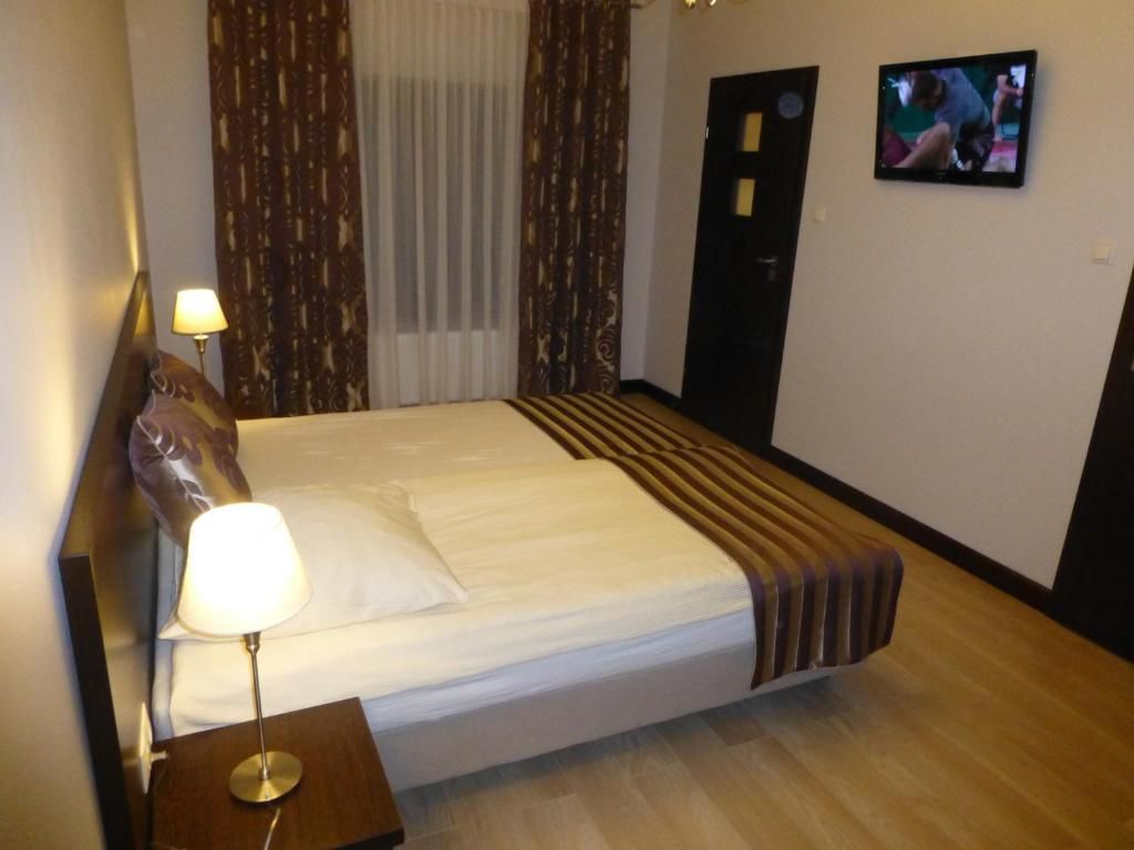 Отели типа «постель и завтрак» Pokoje Hotelowe Figaro Плоцк-76