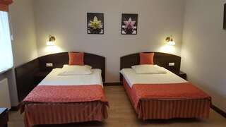 Отели типа «постель и завтрак» Pokoje Hotelowe Figaro Плоцк Двухместный номер с 2 отдельными кроватями-39